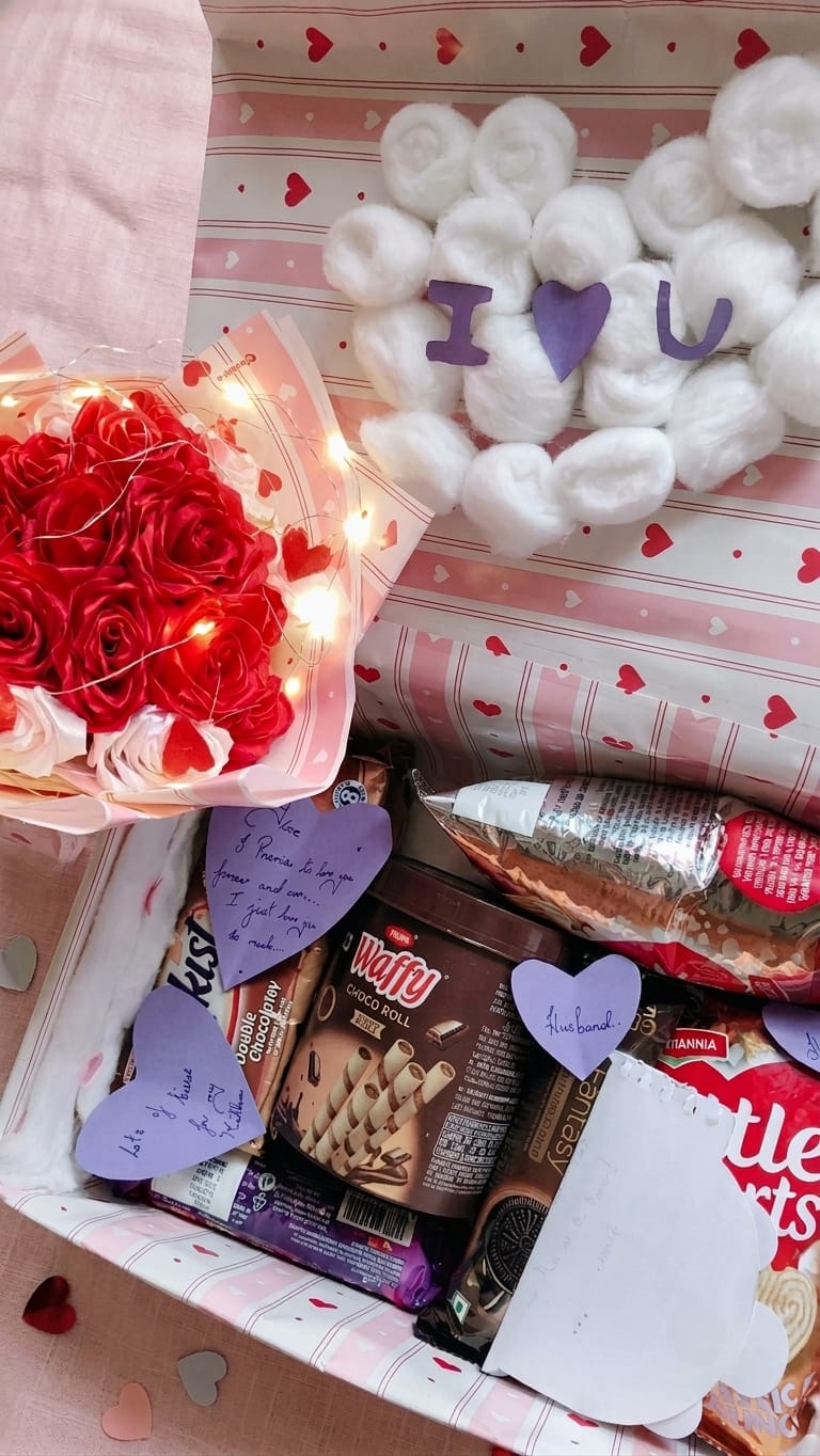 GIFT BOX